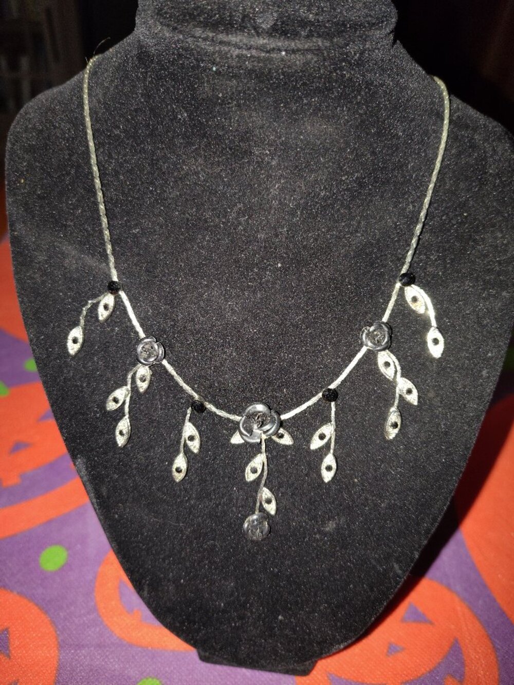 Ladies necklace